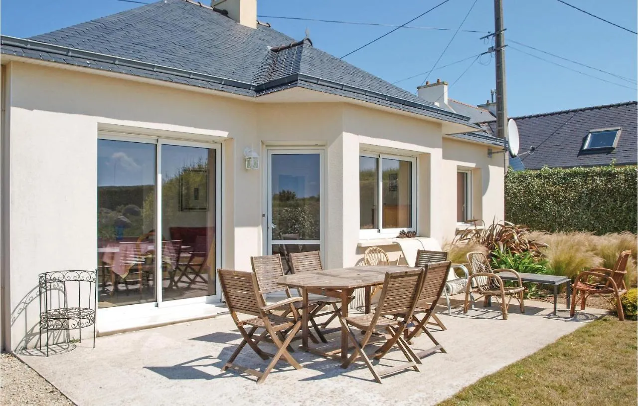 2 Bedroom Awesome Home In Kerlouan Франция