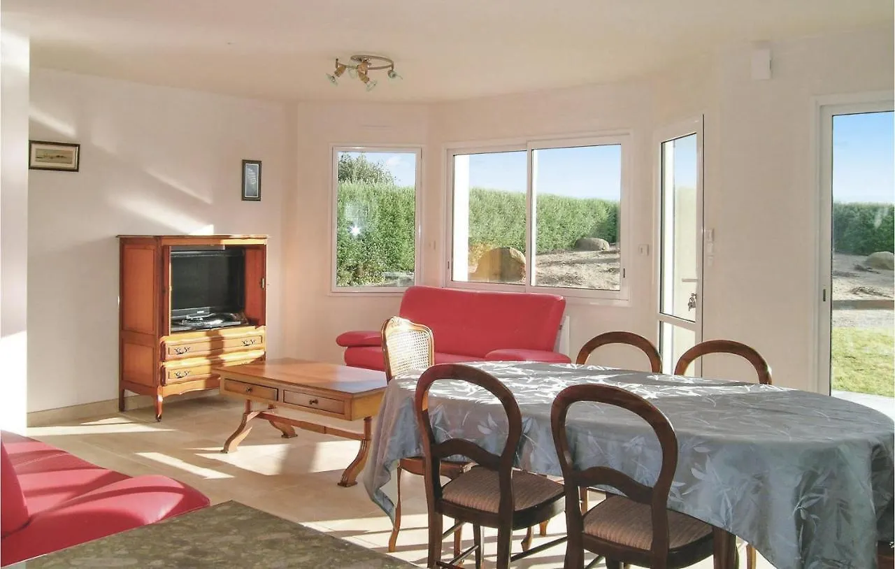 2 Bedroom Awesome Home In Kerlouan 0*,  Франция