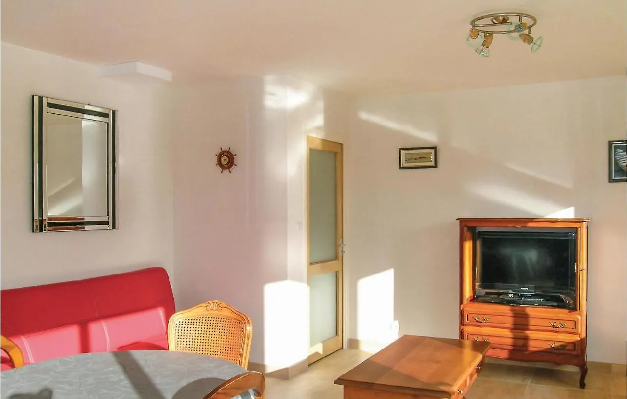 Дом отдыха 2 Bedroom Awesome Home In Kerlouan
